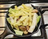 スキレットで黒いサヴァ缶のチーズ焼き作り方3写真