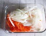 玉ねぎと人参の甘酢和え作り方1写真