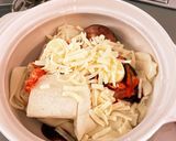 うどんや切り餅で♪めっちゃ簡単プチチゲ鍋作り方1写真