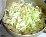 キャベツのお味噌汁に落とし卵作り方2写真