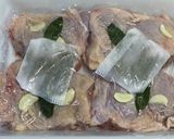 低温調理器で【鶏もも肉のコンフィ】作り方2写真