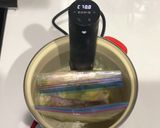 低温調理器で【鶏もも肉のコンフィ】作り方4写真