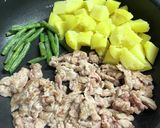 豚こま肉とジャガイモのバター醤油炒め作り方3写真
