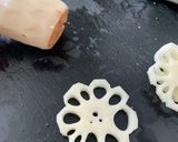 お正月料理　酢蓮のいくらのせ作り方1写真