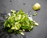 おせちリメイク！黒豆と小松菜のお味噌汁作り方1写真