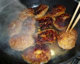 チキンハンバーグ　バターソース絡め作り方8写真