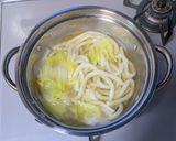 白菜と豚バラ肉のうどん鍋作り方4写真
