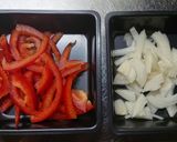 中華麺で生パスタ！豚ひき肉と赤パプリカ作り方1写真