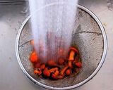 なめこと大根・じゃがいもの味噌汁作り方1写真