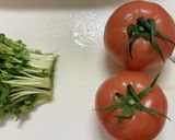トマトサラダ(生ハムかいわれ大根mix)作り方1写真