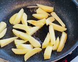 醤油にんにく香る、鶏肉とじゃがいも炒め。作り方3写真