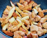 醤油にんにく香る、鶏肉とじゃがいも炒め。作り方5写真