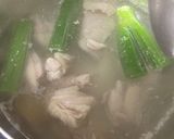 関西風　鶏腿肉と里芋の雑煮　白味噌仕立て作り方3写真