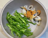 取り分け｜ちくわとピーマンの麺つゆ炒め作り方1写真