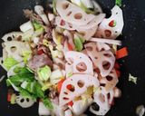 蓮根が主役！野菜たっぷり甘辛肉炒め♪作り方4写真