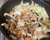 牛肉とキノコのストロガノフ風作り方3写真