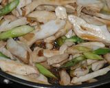 鶏と茸のオイスターソース炒め作り方8写真