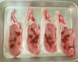旨味たっぷり！豚肉の梅おかかはさみ焼き作り方1写真