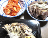 かつおとマイタケの、キムチ煮つけ作り方1写真