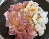 鶏もも肉と大根のコンソメバター醤油煮作り方2写真