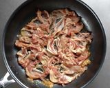 材料2つ☆豚こまキャベツの簡単味噌炒め。作り方2写真
