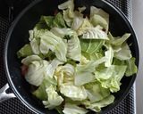 材料2つ☆豚こまキャベツの簡単味噌炒め。作り方3写真