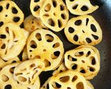 生姜香るシャキシャキ蓮根炒め作り方3写真