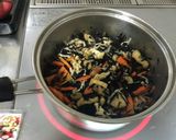 たっぷりの麹でひじき の煮物作り方1写真