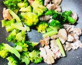 ブロッコリーと豚こまのゴマ味噌マヨ炒め作り方8写真