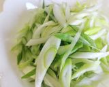 たっぷりきくらげと豚肉のネギ玉炒め作り方3写真