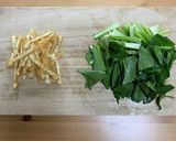 味噌汁　豆腐・油揚げ・小松菜かほうれん草作り方1写真
