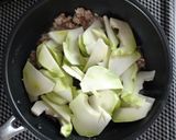 生ザーサイの旨塩そぼろ炒め。作り方3写真
