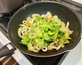 セロリとちくわの塩麹きんぴら作り方6写真