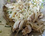 もやしと鶏の旨辛だれ和え♪作り方5写真