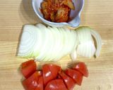 キムチ&トマトと玉ねぎのお味噌汁作り方1写真