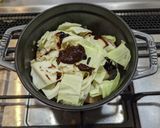 ストウブで鶏胸肉の無水ピリ辛煮込作り方3写真