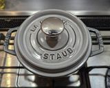 ストウブで鶏胸肉の無水ピリ辛煮込作り方4写真