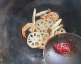 レンコンと海老の香辣醬炒め作り方4写真