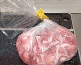ステーキ味☆豚こま肉の玉ねぎドレ炒め作り方1写真
