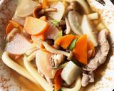 お一人様！煮込うどんにほんのり洋風隠し味作り方1写真