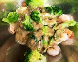 海老とブロッコリーの胡麻ドレサラダ作り方3写真