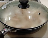 W旨みで簡単！豚肉ときのこの塩麹蒸し炒め作り方5写真