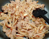 W旨みで簡単！豚肉ときのこの塩麹蒸し炒め作り方6写真
