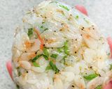 釜揚げ小海老とゴマ、大葉のおにぎり作り方5写真