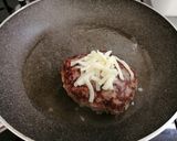 チーズＩＮチーズＯＮデミグラスハンバーグ作り方2写真