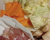 鶏肉とキャベツのにんにく味噌炒め作り方1写真