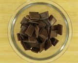 材料2つ♡簡単大量アーモンドチョコ作り方1写真