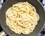 豚こま肉と春菊とトマトの焼うどん作り方5写真