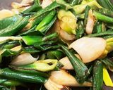 旬の葉玉ねぎでカンタン味噌炒め!作り方2写真