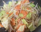漆黒のサーモン野菜炒め作り方5写真